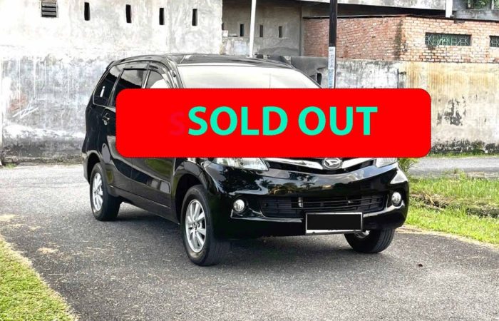 01 Xenia11 Daihatsu Xenia R 2013 M/T Kinclong