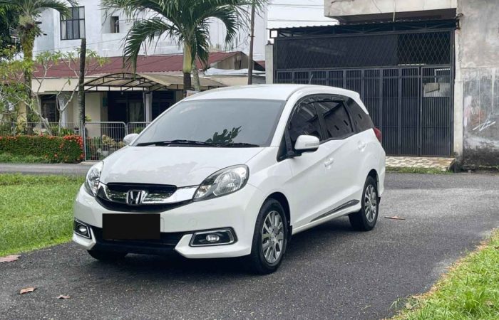 01 mobilio e cvt02 Honda Mobilio E CVT Prestige