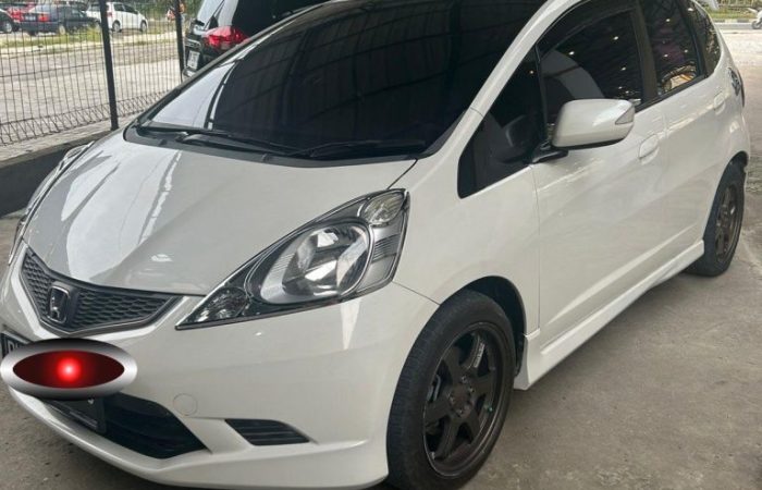 02 Jazz 01 Honda Jazz RS A/T 2009