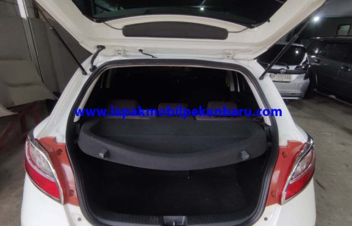 mazdabaru1 Mazda 2 M/T 2012